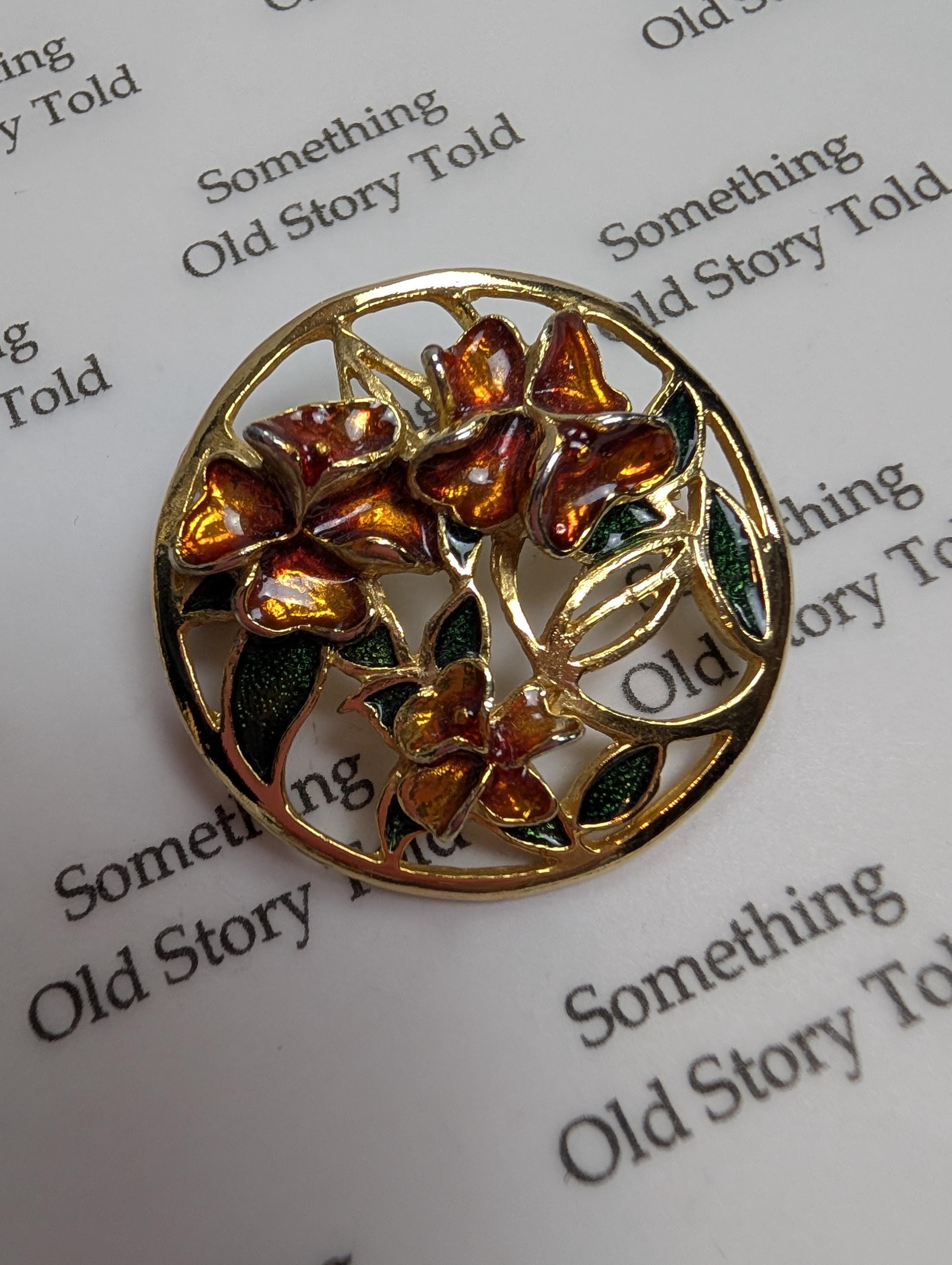 Vintage Gold Tone Enamel Flower Brooch, Round Openwork Botanical Pin __etsy:7991889119