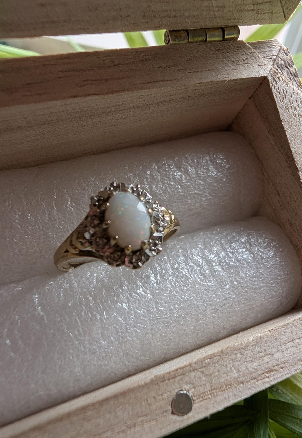Vintage 9ct Gold Opal and Diamond Halo Ring | Starburst Cluster Engagement Ring | Luminous Oval Opal Ring | October Birthstone __etsy:7854010592